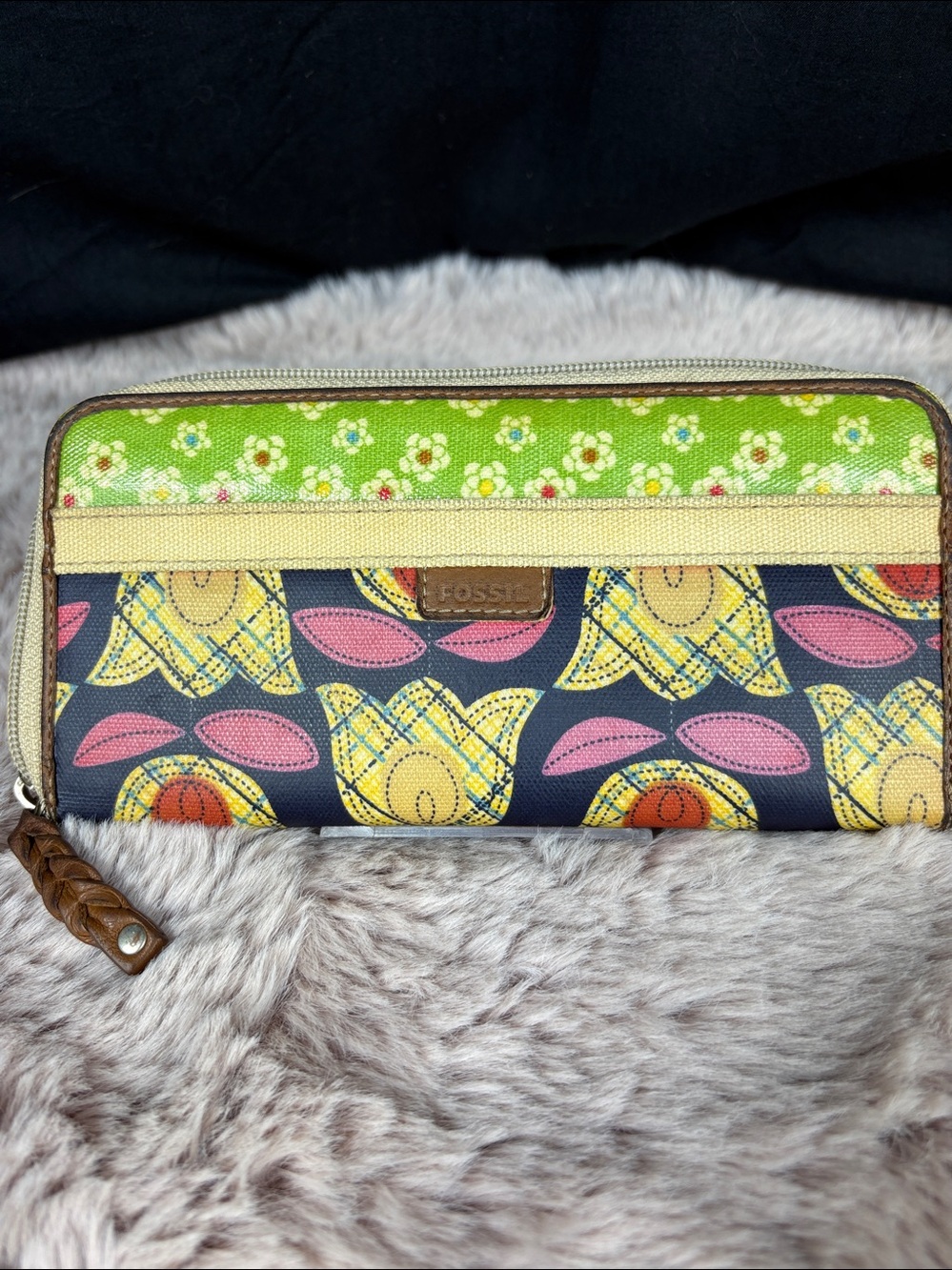 Fossil Vintage Inspired Floral Zip-Around Continental Wallet Organizer
